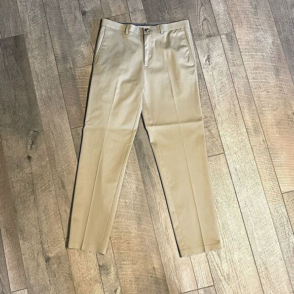 NWT! Haggar Tan Men’s Dress Slacks. Size 32 x 32. - Picture 1 of 4
